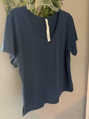 lululemon athletica Women's V-Neck Short Sleeve Tee - Navy Blue